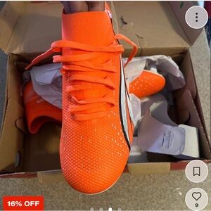 Bought these on Depop and they’re too small for me- worn once